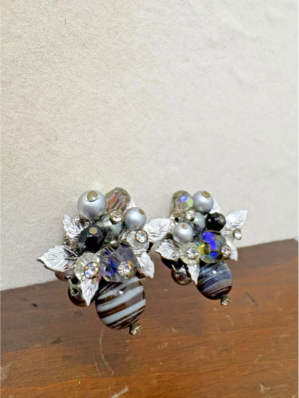 Vintage Vendome Black Silver Glass Silver Leaf Cluster Screw Back Clip Earrings